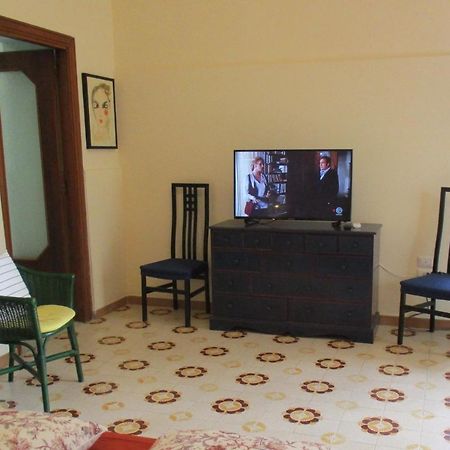 Resort Giardino Degli Aranci - Casa Lisca بارونيسي المظهر الخارجي الصورة
