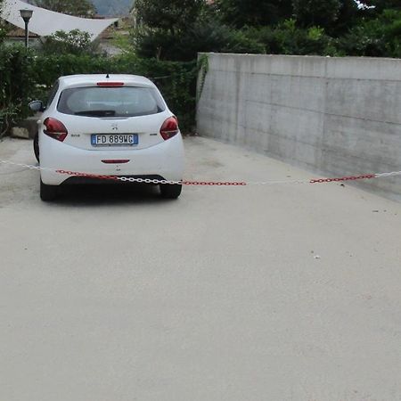 Resort Giardino Degli Aranci - Casa Lisca بارونيسي المظهر الخارجي الصورة