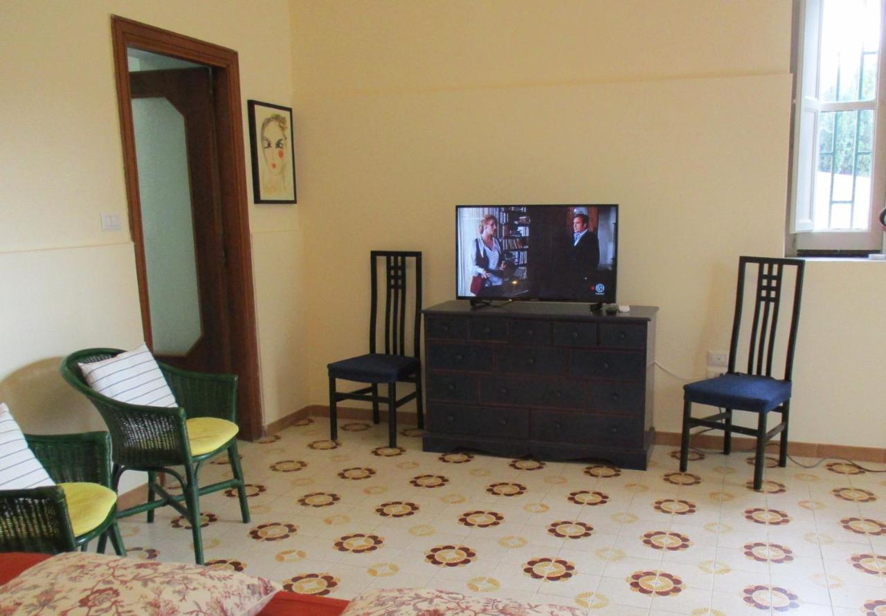 Resort Giardino Degli Aranci - Casa Lisca بارونيسي المظهر الخارجي الصورة